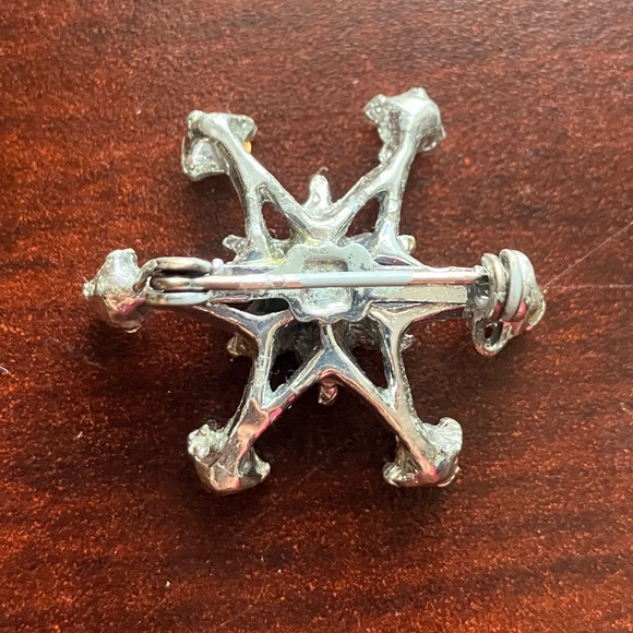 Vintage Snow Flake Rhinestone Brooch - Picture 2 of 2